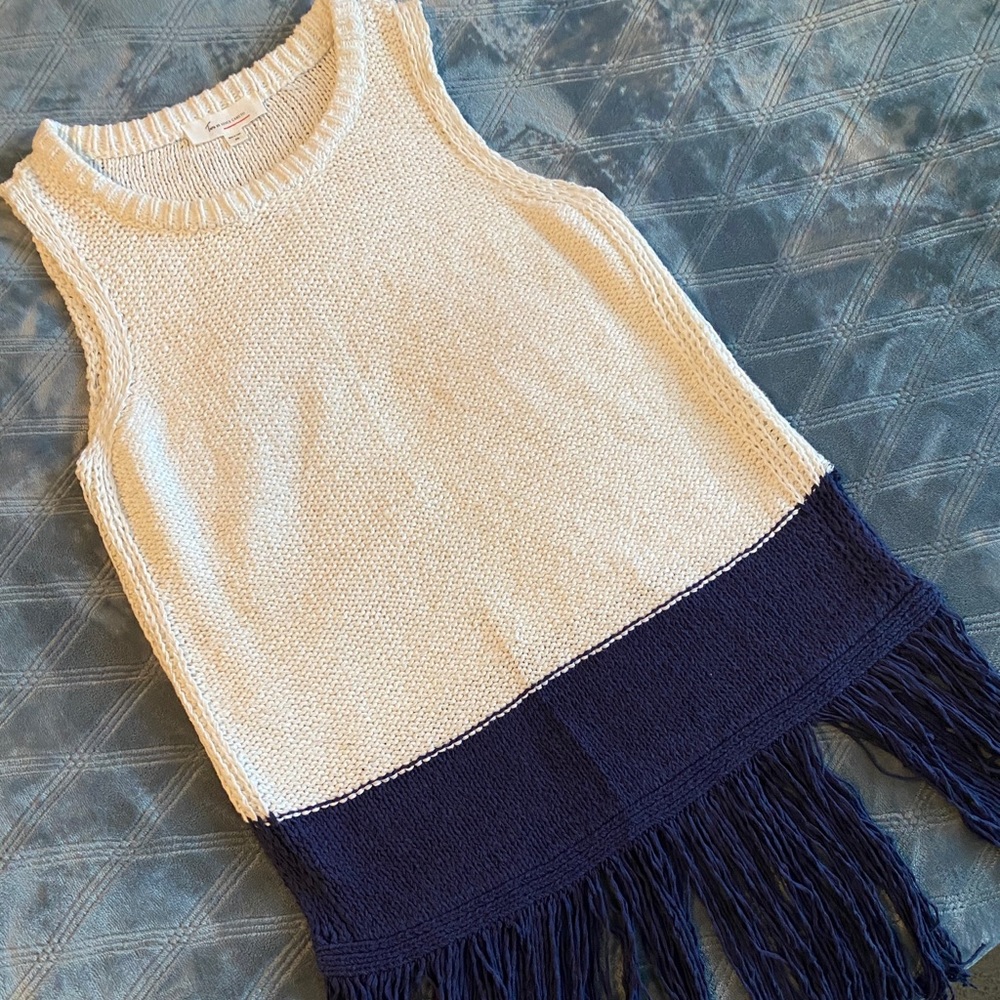 Kneaded pullover vest